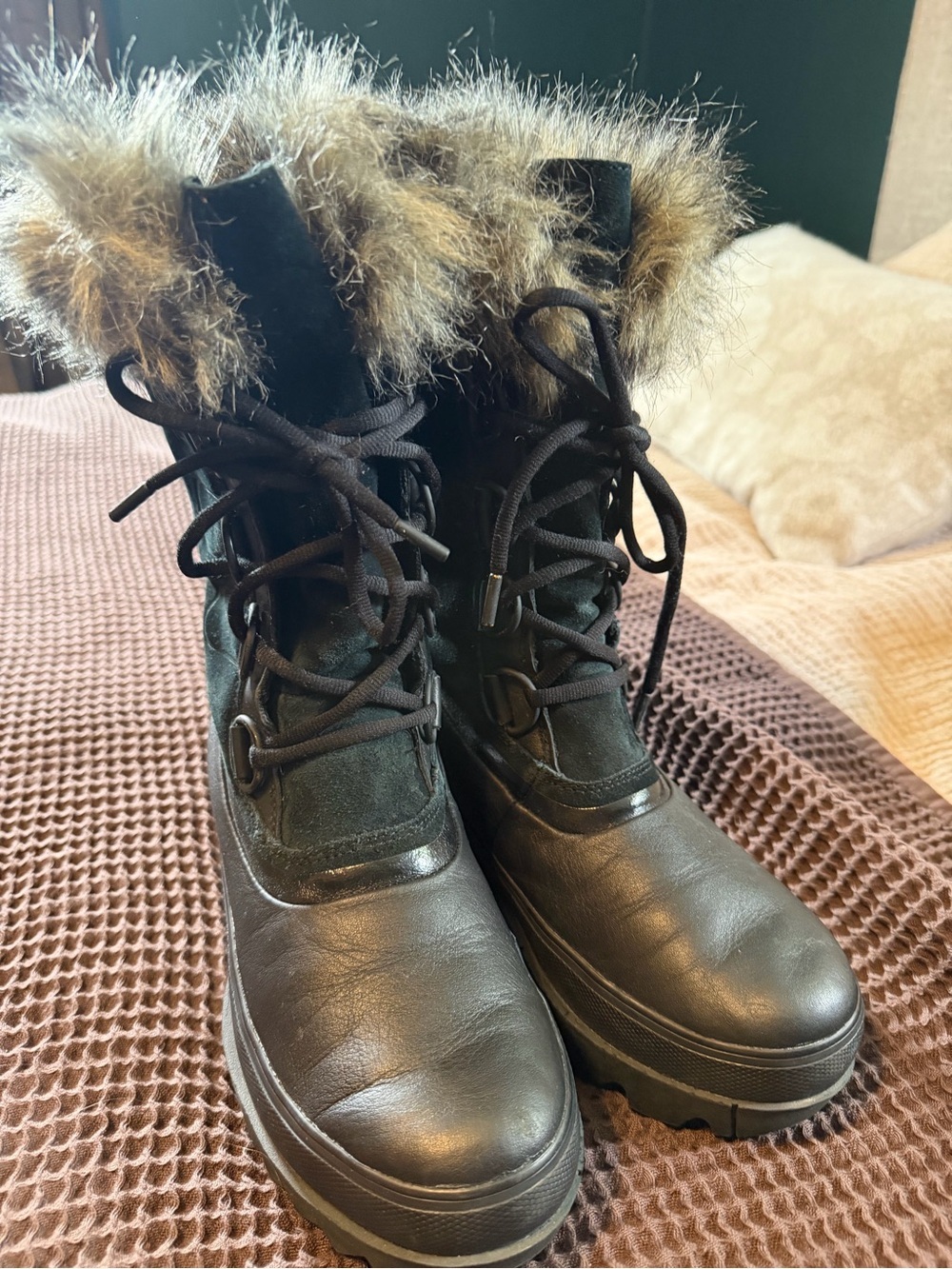 Sorel “Joan of Arc Next” Lace-Up Faux Fur Winter Waterproof Boots, Sz 8.5 - Picture 2 of 10